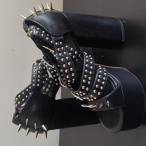 Revin Platform Sanadals - Picture 8 of 14